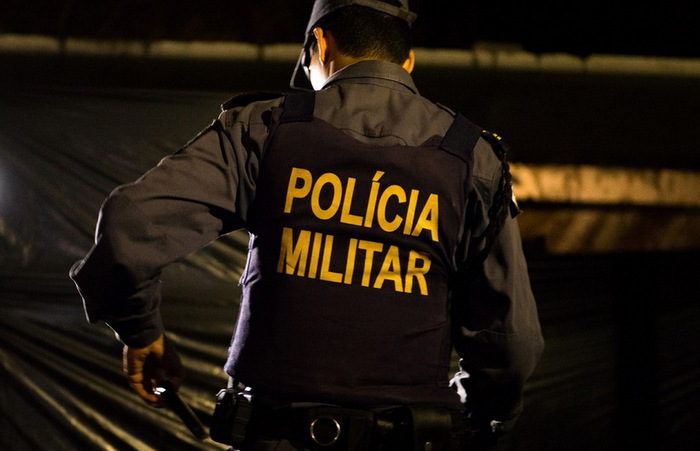 Cantor é preso após agredir mulher durante festa em Vila Rica
