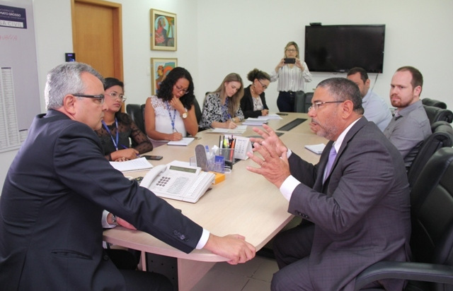 TJ e Governo firmam parceria para atender Araguaia