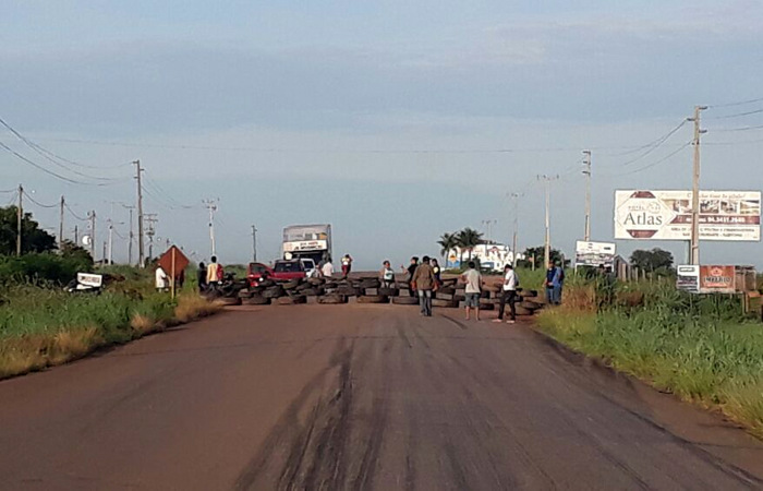 Em protesto por segurança, moradores bloqueiam BR 158 no Sul do Pará