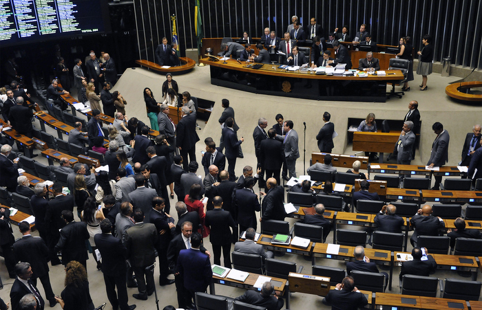 Seis de Mato Grosso votam a favor da reforma
