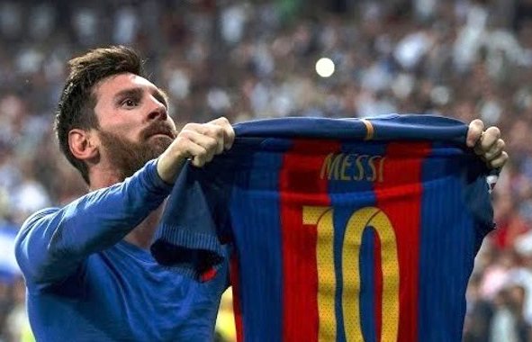 Barcelona oficializa a saída de Messi e alega 'desafios estruturais' para um novo contrato