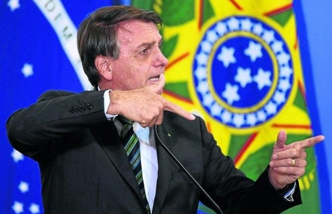 Jair Bolsonaro diz que hidrelétricas podem parar e pede para cada um 'apagar um ponto de luz em casa'
