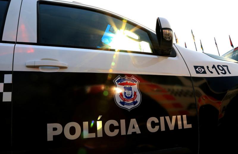 Polícia apreende quatro armas de fogo com suspeito de violência doméstica em Vila Rica